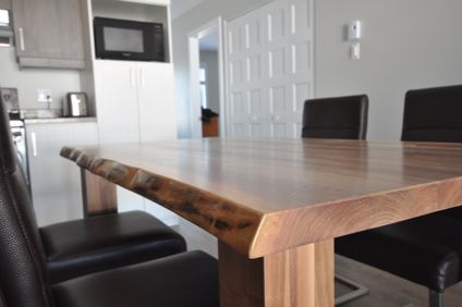 Table en noyer